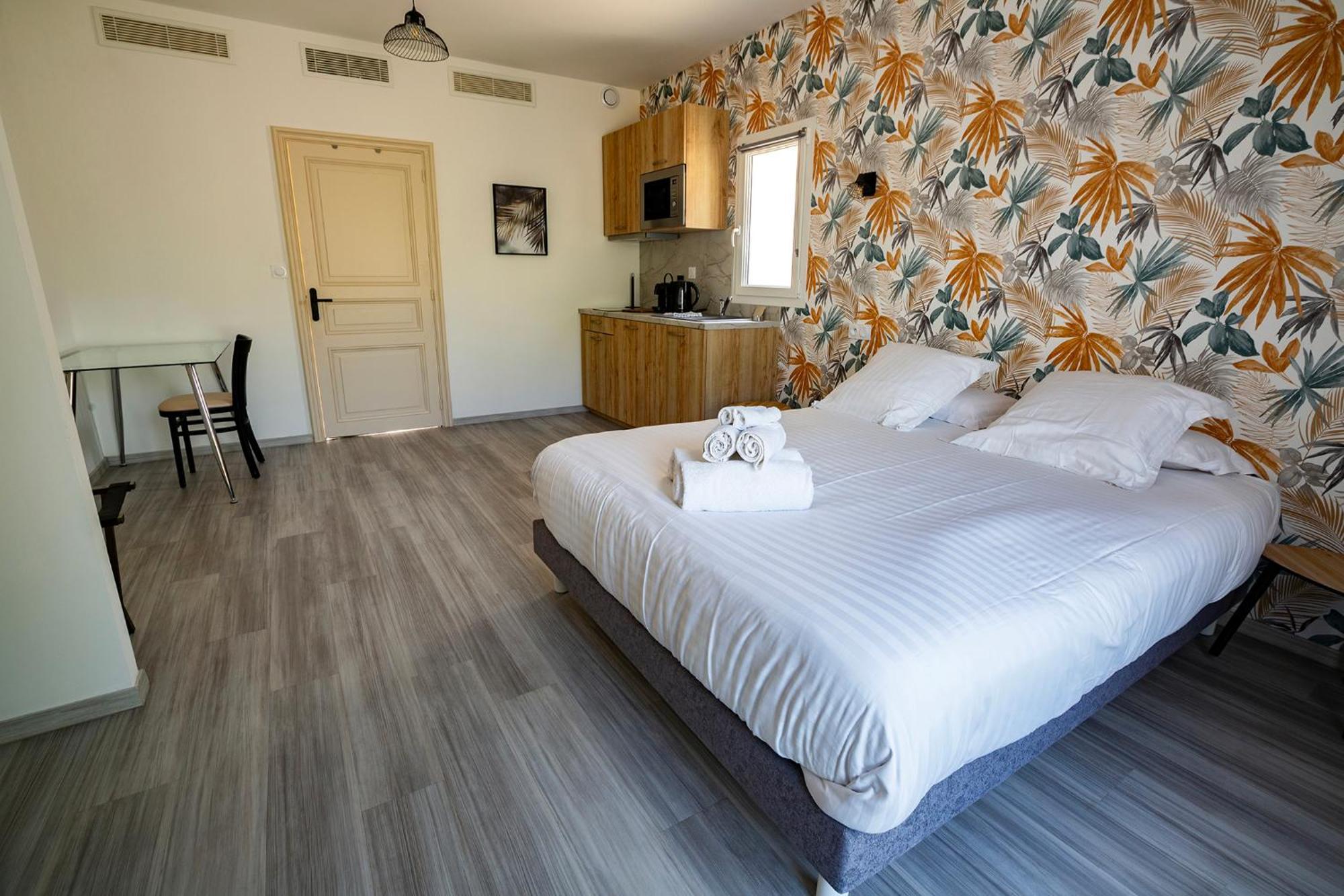 Aparthotel Domaine De La Mautanne Sainte-Tulle Exterior foto